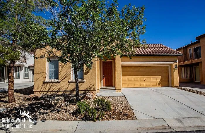 3 bed, 3.0 bath, 1650 sqft, $2,050 — Photo 1