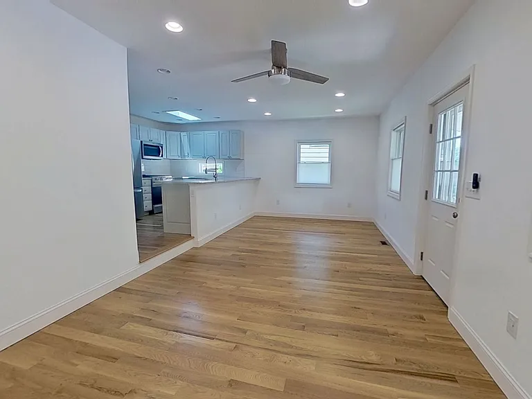 1443 W College Ave — Photo 2