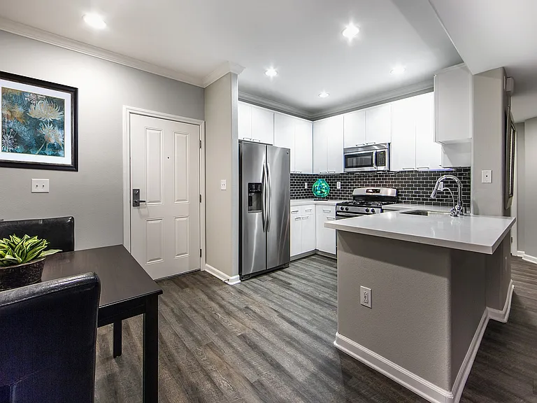 2 bdrm-2592