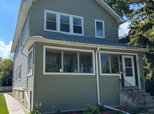 2008 Lake St #2, Evanston, IL 60201