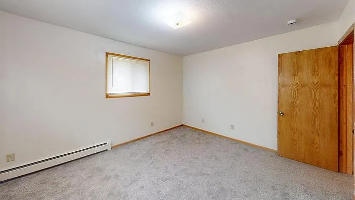 2 bed, 1.0 bath, $1,075 — Photo 4