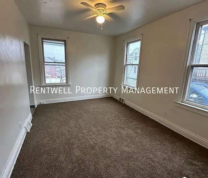 237 N 2nd St #1 — Photo 4