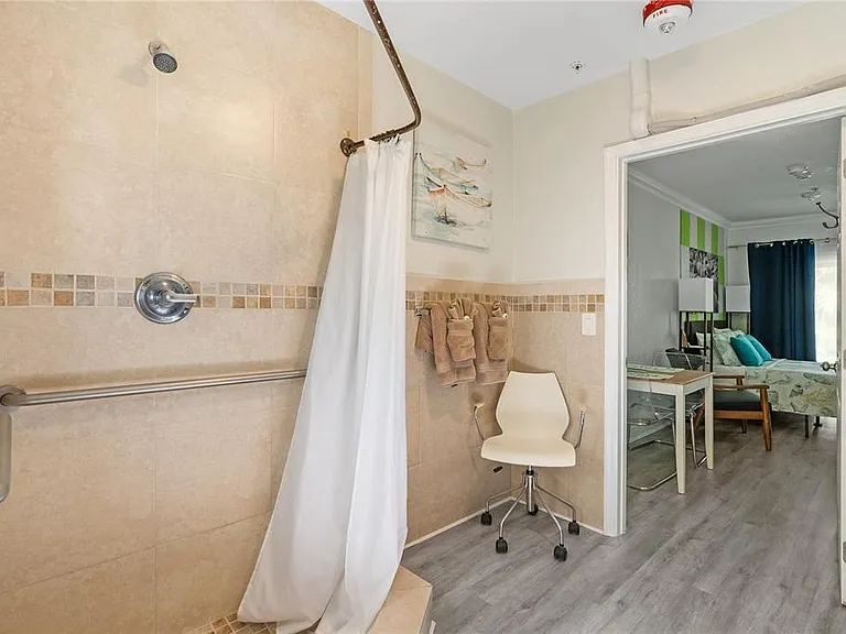 2625 NE 13th Ct #6 — Photo 6