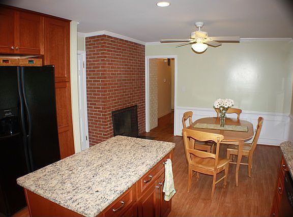 Eat in Kitchen with FP