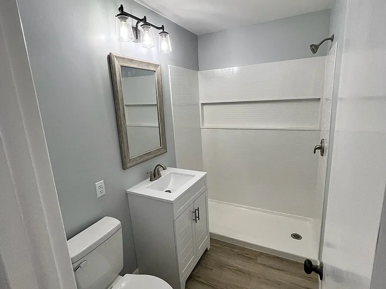 1807 E Young St — Photo 3