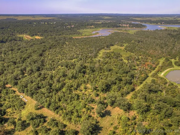 Pea Ridge Dr, Sand Springs, OK 74063