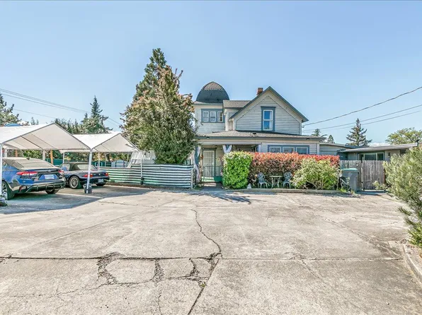 1984 Brookhurst St, Medford, OR 97504