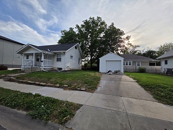 3rd image of 1121 N 24th St