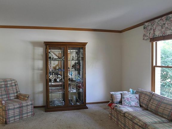 3rd image of 891 Ludwig Dr