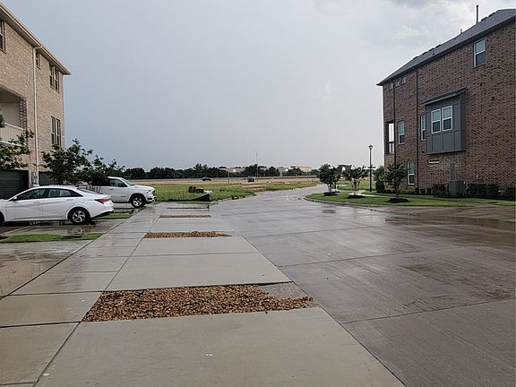 4th image of 2739 Levee Ln