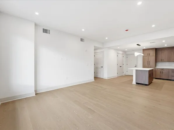 921 Madison Street image 7 of 25