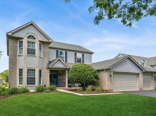 490 Flora Dr, Algonquin, IL 60102