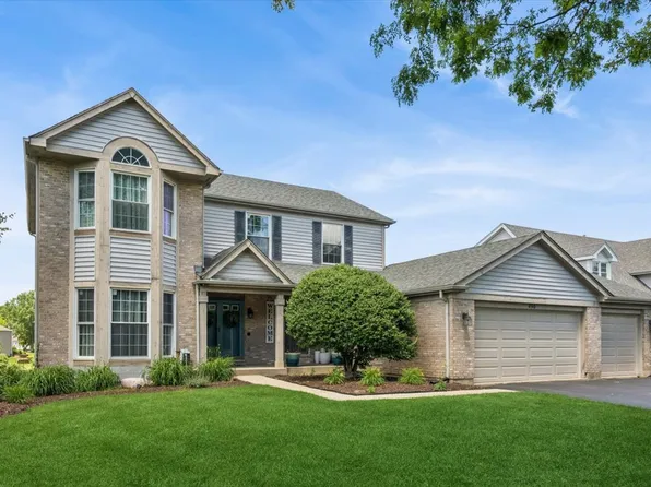 490 Flora Dr, Algonquin, IL 60102