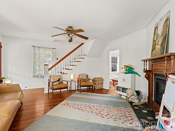 3rd image of 238 Forest Hill Dr