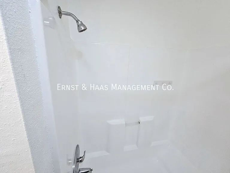 1527 Junipero Ave #15 — Photo 6