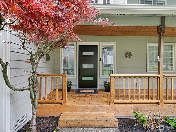 4th image of 9006 161st Street NW