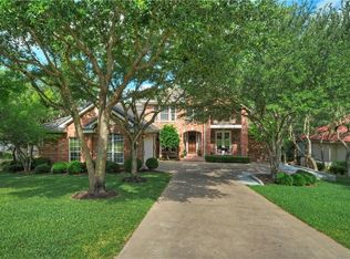 11 Falling Oaks Trl, The Hills, TX 78738