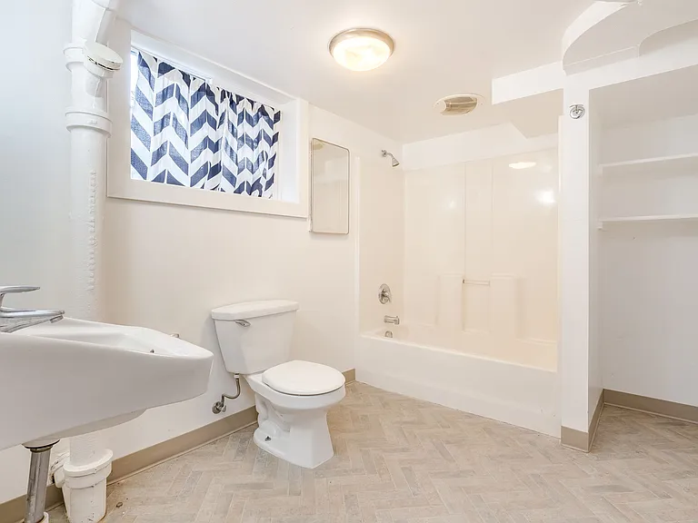 2605 SE 23rd Ave #B — Photo 5