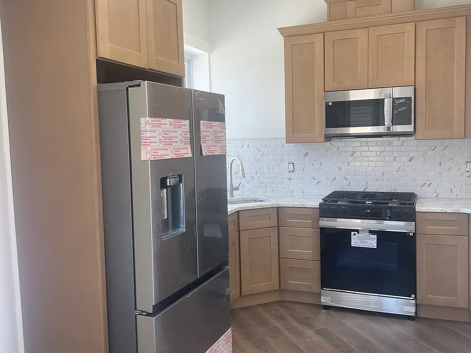295 Main St #1