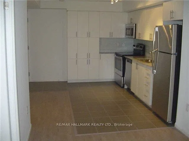 830 Lawrence Ave W #2001