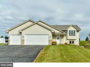 8660 Trista Ln E, Saint Bonifacius, MN 55375