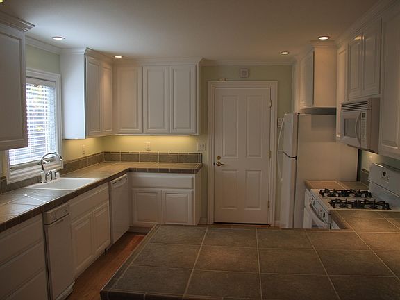 2nd image of 6767 Jefferson St