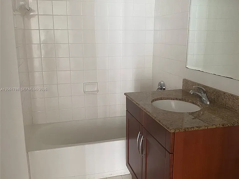 7275 SW 90th Way #509 — Photo 8