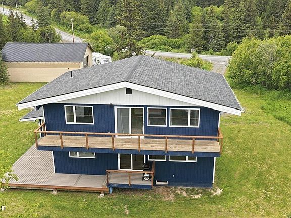3rd image of 64435 Diamond Ridge Rd