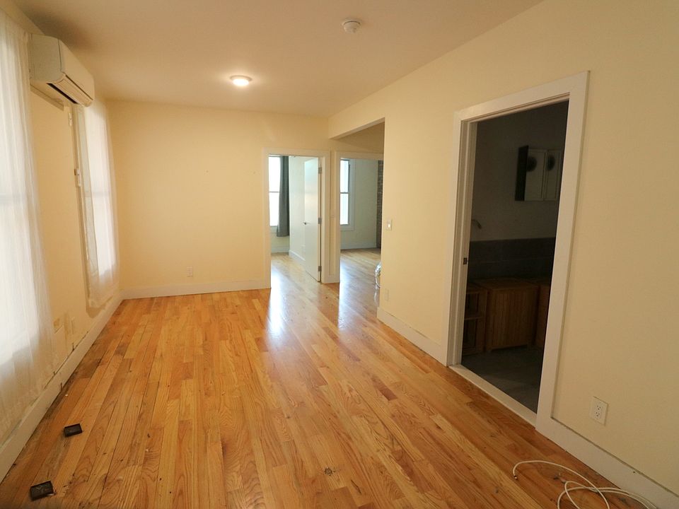 1st image of 2302 Jackson Ave #3