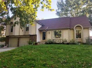 1212 S Clairborne Rd, Olathe, KS 66062