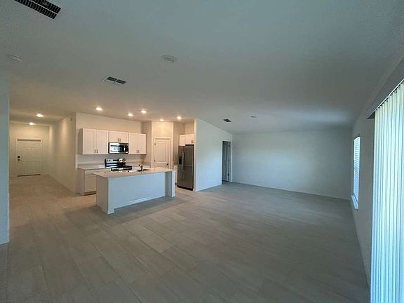 4th image of 1617 Tropical Oasis Ave