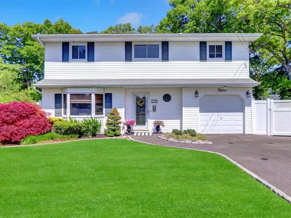 15 Gregg Court, Deer Park, NY 11729