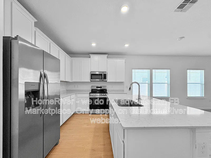 3 bed, 2.0 bath, 1712 sqft, $1,975 — Photo 4