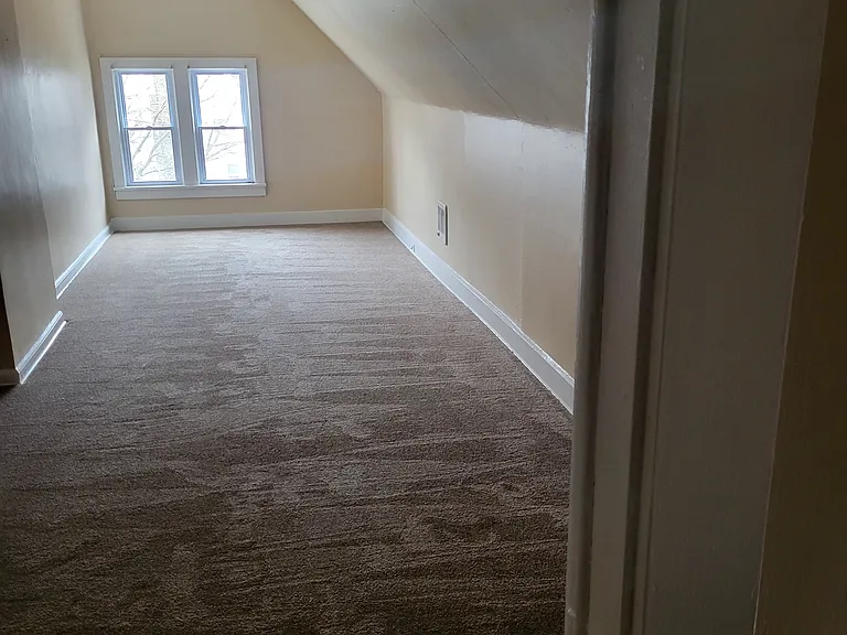 Front bedroom 3rd floor