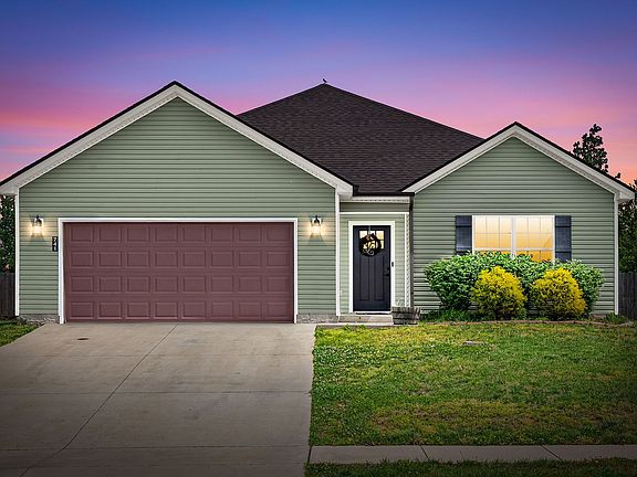 3rd image of 741 Tidwell Dr