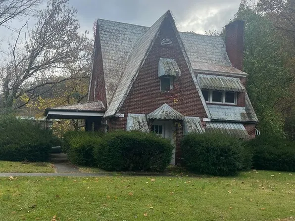 117 Cherokee Dr, Pikeville, KY 41501