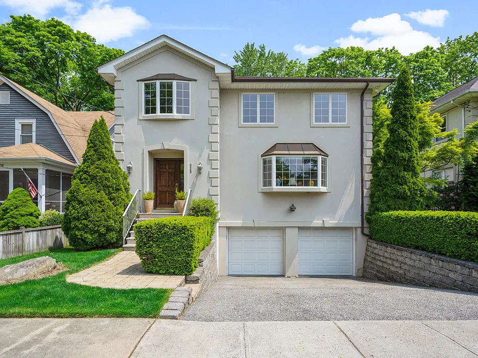 525 Carroll Ave