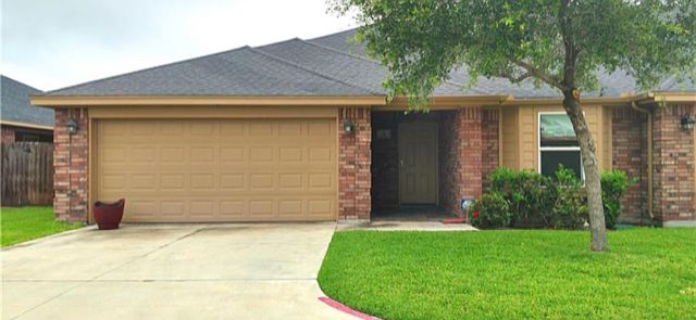 Front View/Exterior