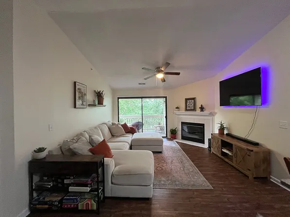 8413 Ambrosse Ln Unit 310, Louisville, KY 40299