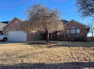 7214 NW Crestwood Dr, Lawton, OK 73505