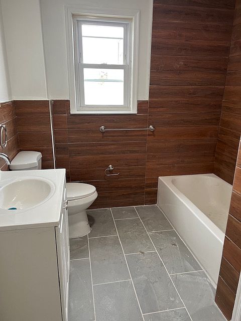 1st image of 639 Washington Ave Floor 3