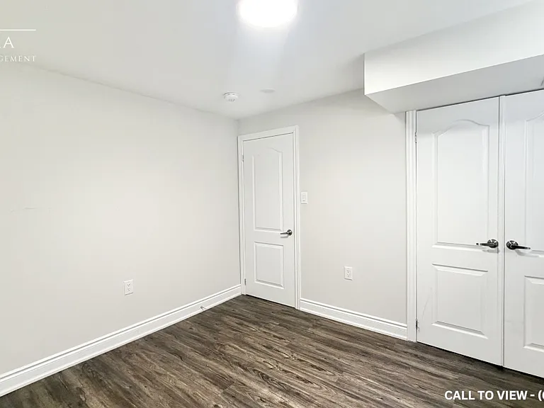 923 Guinness Cres #2 — Photo 11