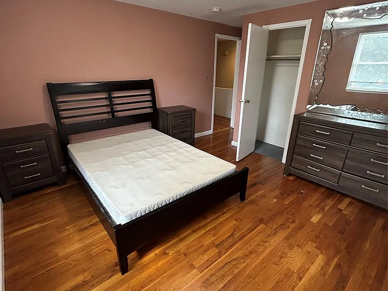 14 Walnut Ave E — Photo 6