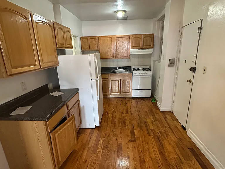 1729 Edison Ave #B — Photo 2