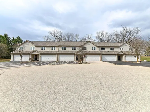 1915 Mallard Pointe CIRCLE #C, Waukesha, WI 53189