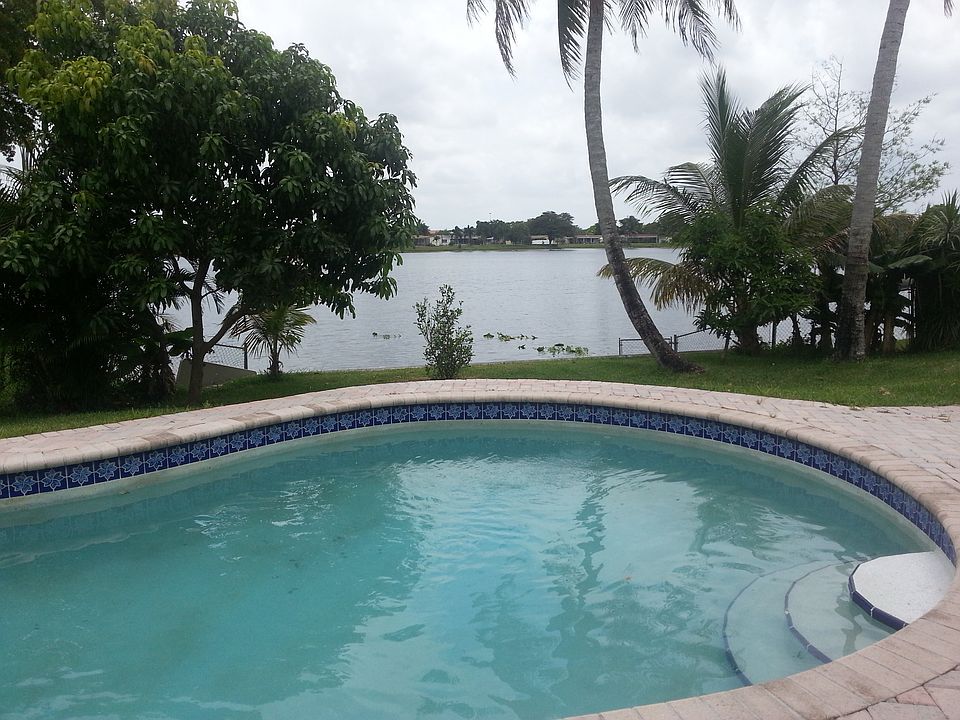 Beautiful pool and lake view