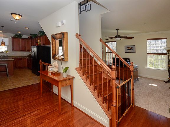3rd image of 24670 Broad Creek Dr