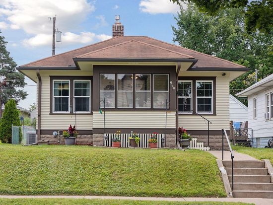 988 Geranium Ave E, Saint Paul, MN 55106