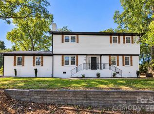 607 Willow Ln, Harrisburg, NC 28075