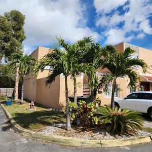 1095 W 44th Ter #37, Hialeah, FL, 33012